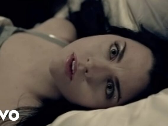 Evanescence – Bring Me To Life (Official HD Music Video)