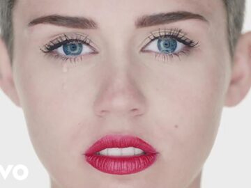Miley Cyrus – Wrecking Ball (Official Video)
